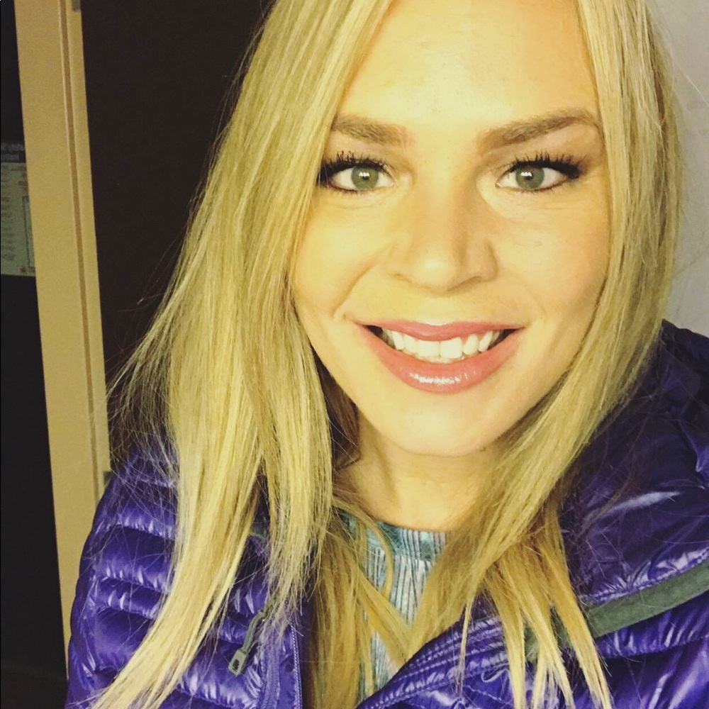 Meet your Posher, Adrienne